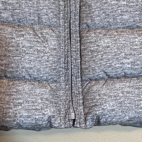 𝅺GAP Boy Gray Puffer Vest - Picture 7 of 14